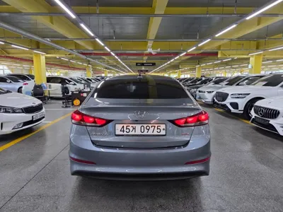Hyundai Avante 2016, 90914 км, за 6544.16 USD