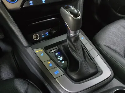 Hyundai Avante 2016, 90914 км, за 6544.16 USD - фото 9
