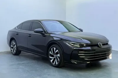Volkswagen Passat 2025, 33400 км, за 23391 USD