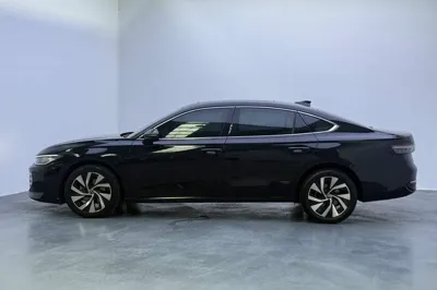 Volkswagen Passat 2025, 33400 км, за 23391 USD