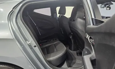 Hyundai Veloster 2019, 88263 км, за 10043.32 USD - фото 12