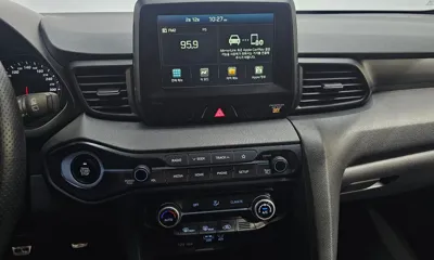 Hyundai Veloster 2019, 88263 км, за 10043.32 USD - фото 15