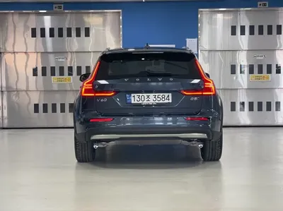 Volvo V60 2024, 18210 км, за 30523.83 USD
