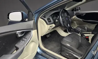 Volvo V40 2014, 301101 км, за 2240.88 USD - фото 11