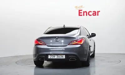 Hyundai Genesis 2015, 167375 км, за 4423.63 USD