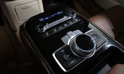 Genesis G90 2021, 56982 км, за 27898.12 USD - фото 19