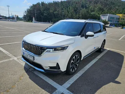 Kia Canival 2023, 52000 км, за 9805.09 USD