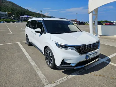 Kia Canival 2023, 52000 км, за 9805.09 USD