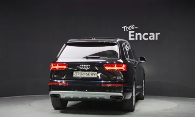 Audi Q7 2019, 152352 км, за 15196.56 USD