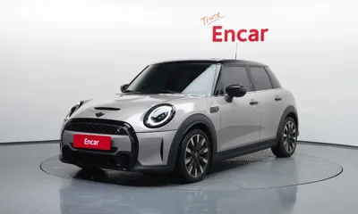 MINI Cooper · 2022 год