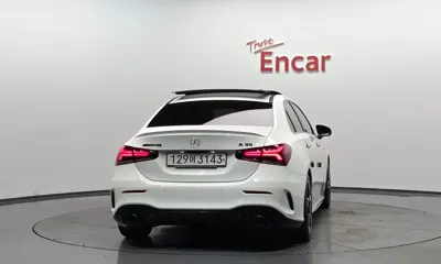 Mercedes-Benz A-Class 2023, 42878 км, за 20152.11 USD