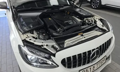 Mercedes-Benz C-Class 2018, 71733 км, за 13198.7 USD - фото 6