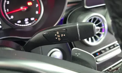 Mercedes-Benz C-Class 2018, 71733 км, за 13198.7 USD - фото 9