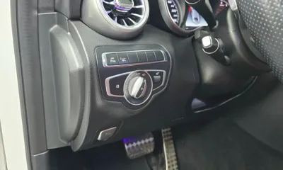 Mercedes-Benz C-Class 2018, 71733 км, за 13198.7 USD - фото 17