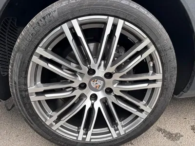 Porsche Cayenne 2021, 49000 км, за 71511.27 USD - фото 28