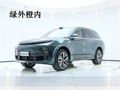 Li Auto Li L8 · 2023 год
