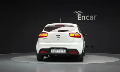 Kia Pride 2014, 58971 км, за 4358.58 USD