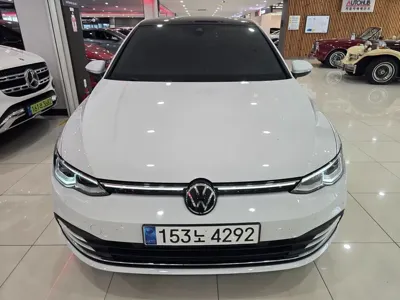 Volkswagen Golf 2023, 51044 км, за 24391.87 USD