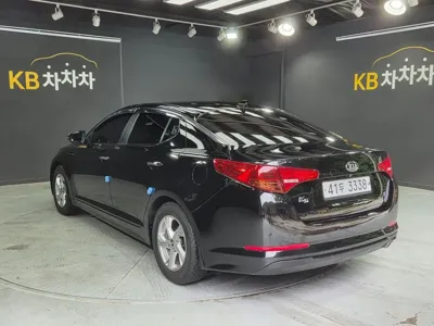 Kia K5 2013, 115000 км, за 2925.31 USD