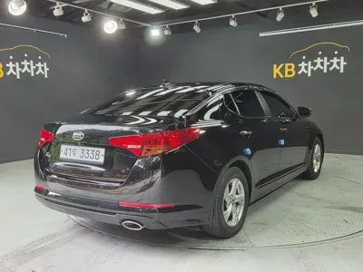 Kia K5 2013, 115000 км, за 2925.31 USD