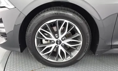 Kia K5 2023, 107627 км, за 13196.38 USD