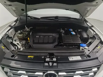 Volkswagen Tiguan L 2021, 157400 км, за 9093.41 USD - фото 6