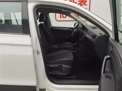 Volkswagen Tiguan L 2021, 157400 км, за 9093.41 USD - фото 23