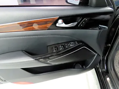 Kia K7 2016, 93516 км, за 8205.33 USD