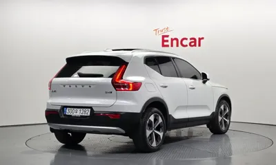 Volvo XC40 2023, 51657 км, за 21747.77 USD