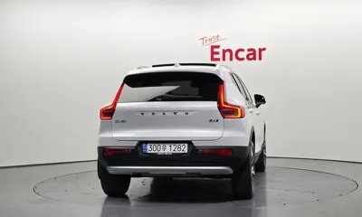 Volvo XC40 2023, 51657 км, за 21747.77 USD