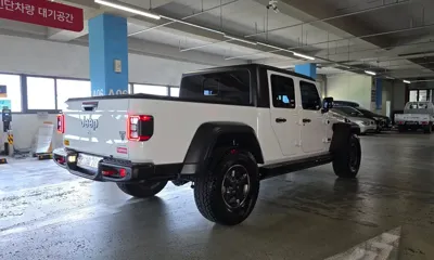 Jeep Gladiator 2022, 14889 км, за 29171.59 USD