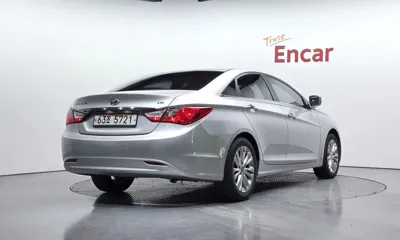 Hyundai Sonata 2014, 116224 км, за 3230.92 USD