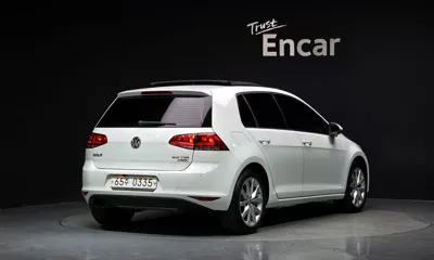 Volkswagen Golf 2016, 62566 км, за 8533.54 USD