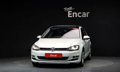 Volkswagen Golf 2016, 62566 км, за 8533.54 USD