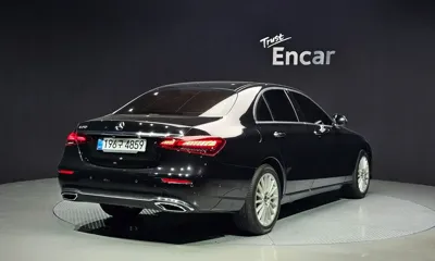 Mercedes-Benz E-Class 2021, 48363 км, за 25600.63 USD