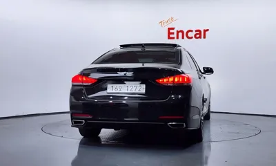 Hyundai Genesis 2015, 212995 км, за 4543.98 USD
