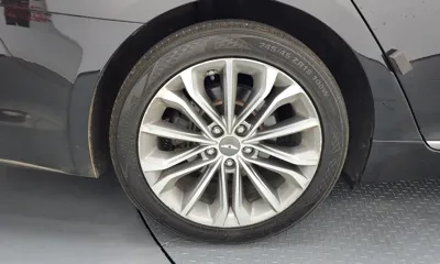 Hyundai Genesis 2015, 212995 км, за 4543.98 USD
