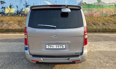 Hyundai Starex 2011, 185257 км, за 5399.43 USD