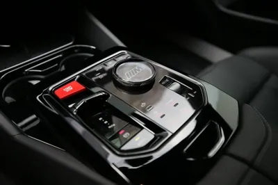 BMW M5 2026, 1348 км, за 117012.24 USD - фото 9