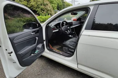 Volkswagen Lavida 2023, 24300 км, за 16274 USD - фото 19