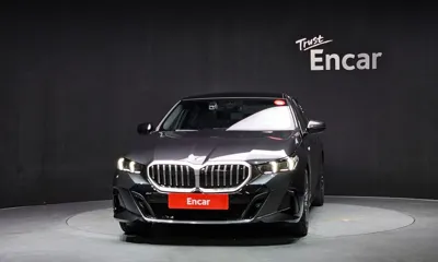 BMW 5-Series 2025, 9903 км, за 44222.66 USD