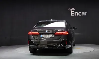 BMW 5-Series 2025, 9903 км, за 44222.66 USD