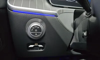 Mercedes-Benz C-Class 2023, 13664 км, за 26046.74 USD - фото 17