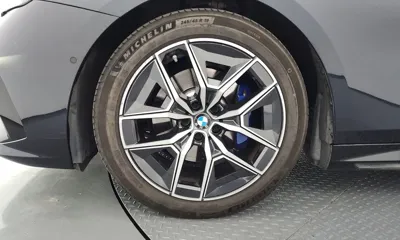 BMW 5-Series 2024, 32863 км, за 36139.86 USD
