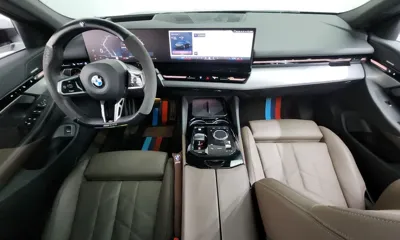BMW 5-Series 2024, 32863 км, за 36139.86 USD - фото 7