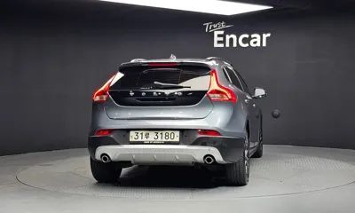 Volvo V40 2019, 55048 км, за 8920.84 USD