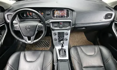 Volvo V40 2019, 55048 км, за 8920.84 USD - фото 7