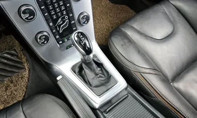 Volvo V40 2019, 55048 км, за 8920.84 USD - фото 9