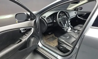 Volvo V40 2019, 55048 км, за 8920.84 USD - фото 11
