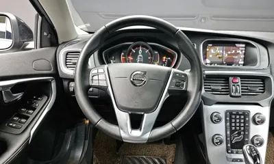 Volvo V40 2019, 55048 км, за 8920.84 USD - фото 13